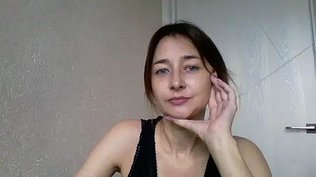 Avenique online show from October 9, 2025, 1:20 pm