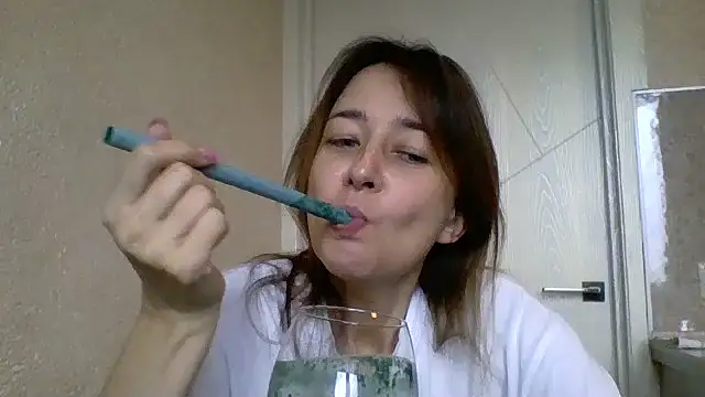 Avenique online show from October 17, 2025, 9:56 am