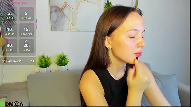 Maria Solis online show from November 11, 2025, 11:49 pm