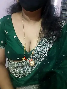 luci-queen online show from May 19, 2026, 7:37 am