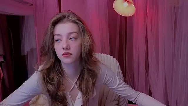 AstraMist online show from November 17, 2025, 5:46 am