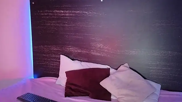 sharlot24 online show from November 6, 2025, 12:22 am