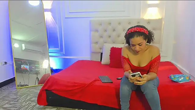 charlotte dante212 online show from June 8, 2026, 2:56 am