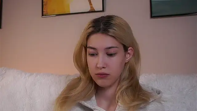 AngelicRice online show from April 18, 2026, 7:07 pm