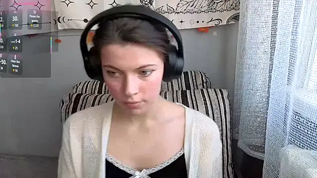 CutieAnny online show from November 12, 2025, 5:19 am