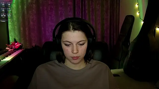 CutieAnny online show from March 23, 2026, 8:13 pm