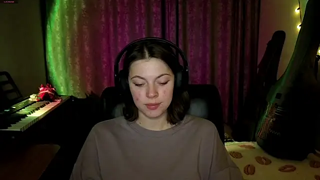 CutieAnny online show from April 9, 2026, 8:14 pm