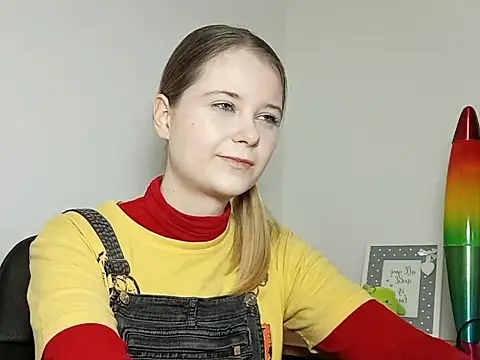 LydiaYoung online show from November 21, 2025, 7:12 pm