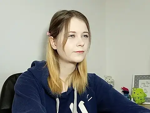 LydiaYoung online show from December 1, 2025, 7:19 pm