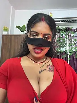 Snapshot of V-Hot-Sweti chatting on October 27, 2025, 9:24 am V-Hot-Sweti online show from October 27, 2025, 9:24 am