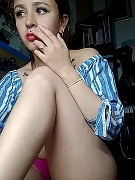 Snapshot of Tatii-Bunny chatting on September 13, 2025, 4:45 am Tatii-Bunny online show from September 13, 2025, 4:45 am