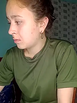 Snapshot of Tatii-Bunny chatting on October 1, 2025, 4:40 am Tatii-Bunny online show from October 1, 2025, 4:40 am