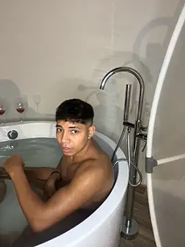 eduin069 online show from September 25, 2025, 10:13 pm