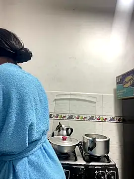 zaracollins01 online show from October 21, 2025, 6:30 pm