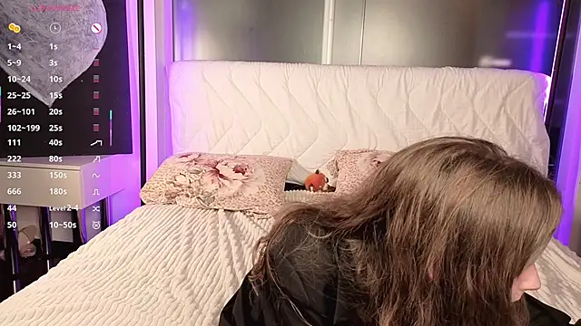 DongMolt online show from September 23, 2025, 6:11 pm