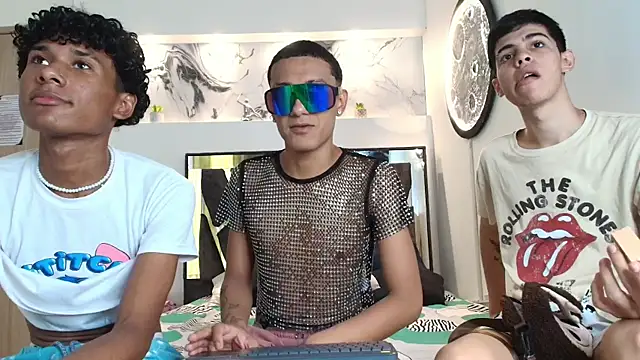 YOUNGS GUYS online show from September 22, 2025, 7:16 pm