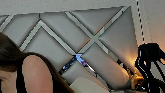 ABRILMILLER VC online show from October 4, 2025, 3:15 am