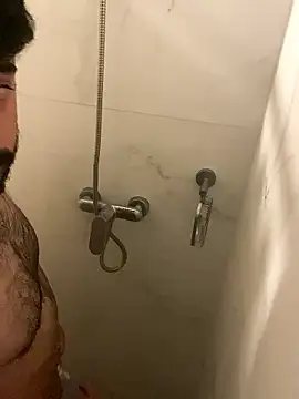 Agusmini online show from January 9, 2026, 12:52 pm