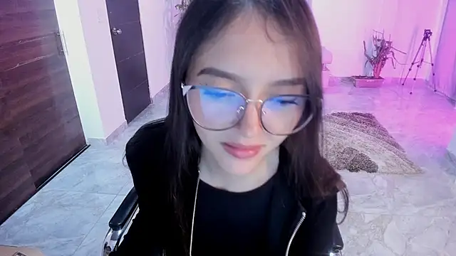 Snapshot of bella_fox_1 chatting on July 6, 2026, 1:52 pm bella fox 1 online show from July 6, 2026, 1:52 pm