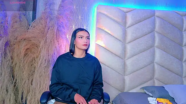 samiradoll online show from October 21, 2025, 4:46 am