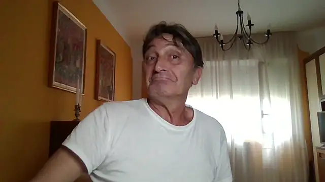 Snapshot of lattediyak chatting on September 24, 2025, 1:25 pm lattediyak online show from September 24, 2025, 1:25 pm