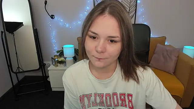Sophi gi online show from September 14, 2025, 3:05 am