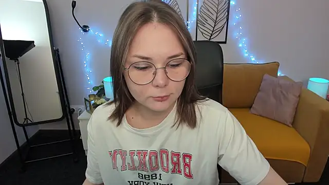Sophi gi online show from September 15, 2025, 3:06 am