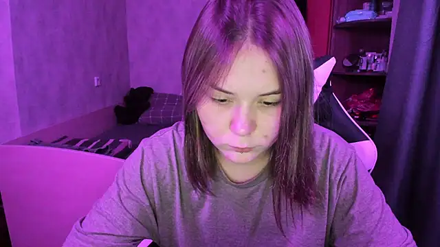 Sophi gi online show from October 4, 2025, 1:09 pm