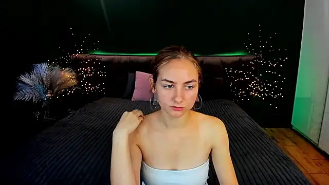 Snapshot of MilaAddams chatting on September 21, 2025, 5:42 am MilaAddams online show from September 21, 2025, 5:42 am