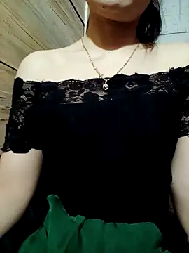 Snapshot of LucyyLy chatting on September 20, 2025, 11:28 pm LucyyLy online show from September 20, 2025, 11:28 pm