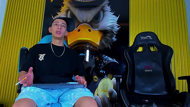 Dante Brown1  online show from November 21, 2025, 9:13 pm