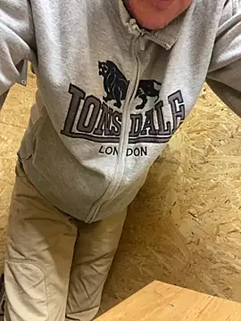 mokrykutas online show from April 29, 2026, 11:25 am