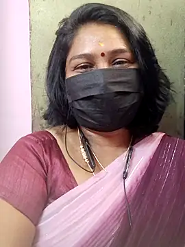 Snapshot of Tamil_Azhaghi25 chatting on July 4, 2026, 4:40 am Tamil Azhaghi25 online show from July 4, 2026, 4:40 am