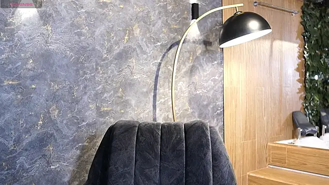 Tayler Kim online show from October 25, 2025, 6:35 pm