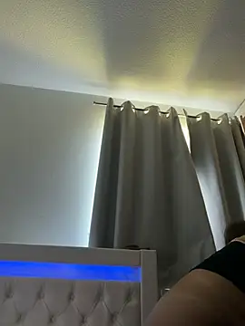 Lulumayxx online show from April 6, 2026, 4:08 pm