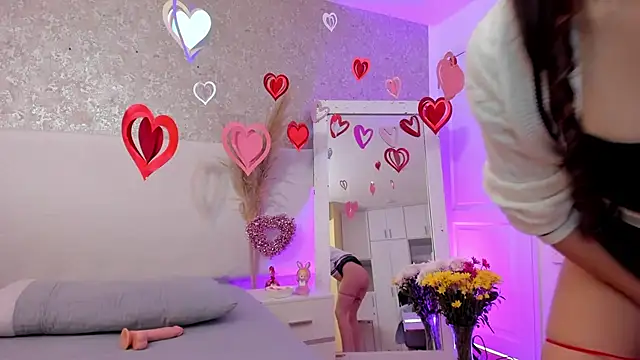 AnniieCooper online show from February 12, 2026, 1:06 pm