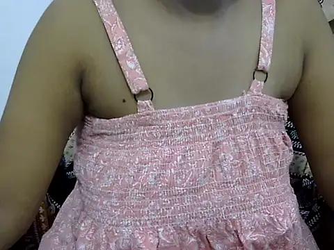 Hott Noor online show from September 9, 2025, 2:49 pm