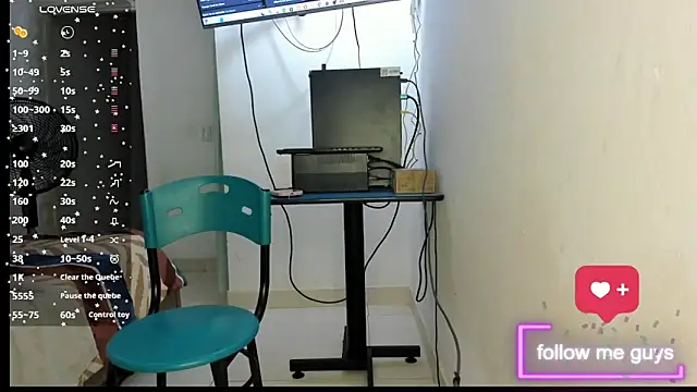 lunna noir online show from November 3, 2025, 7:26 pm