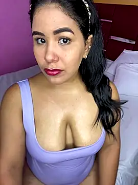 Roxxybigboobs online show from September 24, 2025, 2:42 pm