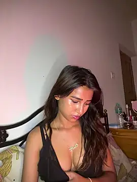 STRIP GLOW online show from May 2, 2026, 9:42 pm