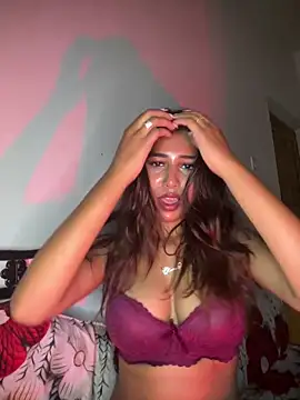 STRIP GLOW online show from May 10, 2026, 5:07 pm