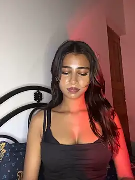 STRIP GLOW online show from May 17, 2026, 6:48 pm
