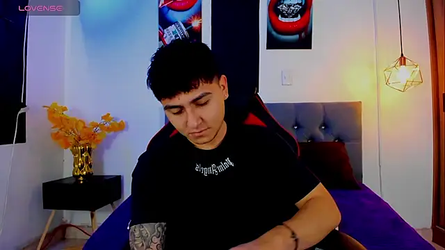 Nicolas James Sc online show from October 30, 2025, 1:34 pm