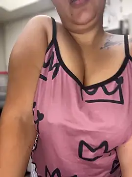 latina curvy22 online show from June 17, 2026, 8:54 pm