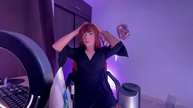 Snapshot of regina_mills_milk chatting on November 24, 2025, 1:33 pm regina mills milk online show from November 24, 2025, 1:33 pm