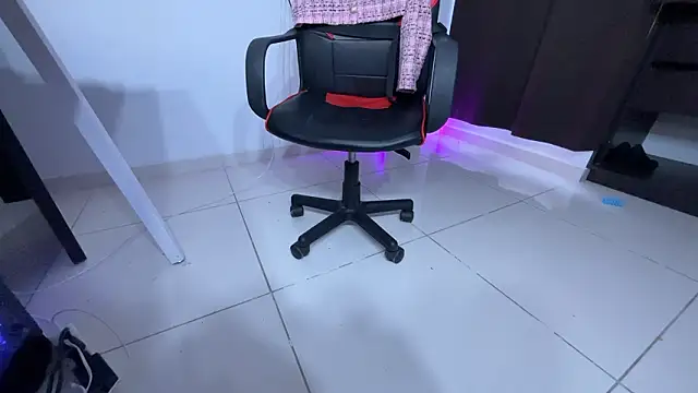 Snapshot of regina_mills_milk chatting on January 15, 2026, 11:37 am regina mills milk online show from January 15, 2026, 11:37 am