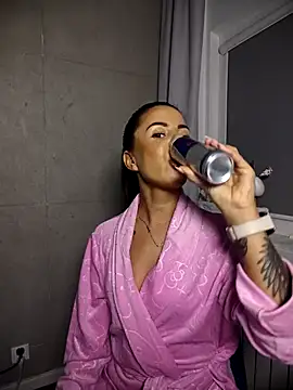 BabyFaceMia online show from November 20, 2025, 5:12 pm