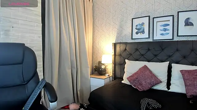 sophie  blare online show from April 19, 2026, 7:05 pm