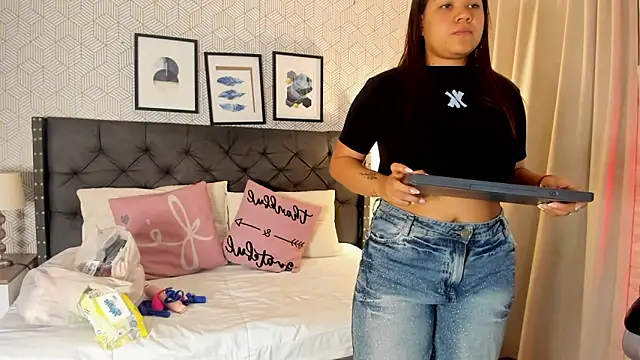 Snapshot of sophie__blare chatting on May 17, 2026, 12:01 pm sophie blare online show from May 17, 2026, 12:01 pm
