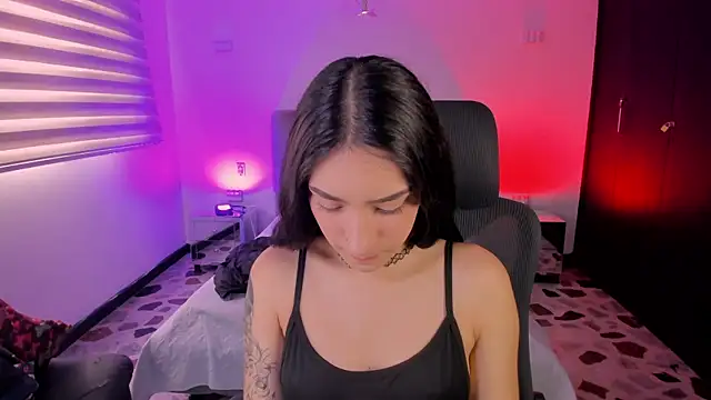 AlliceCopper online show from November 5, 2025, 2:17 pm